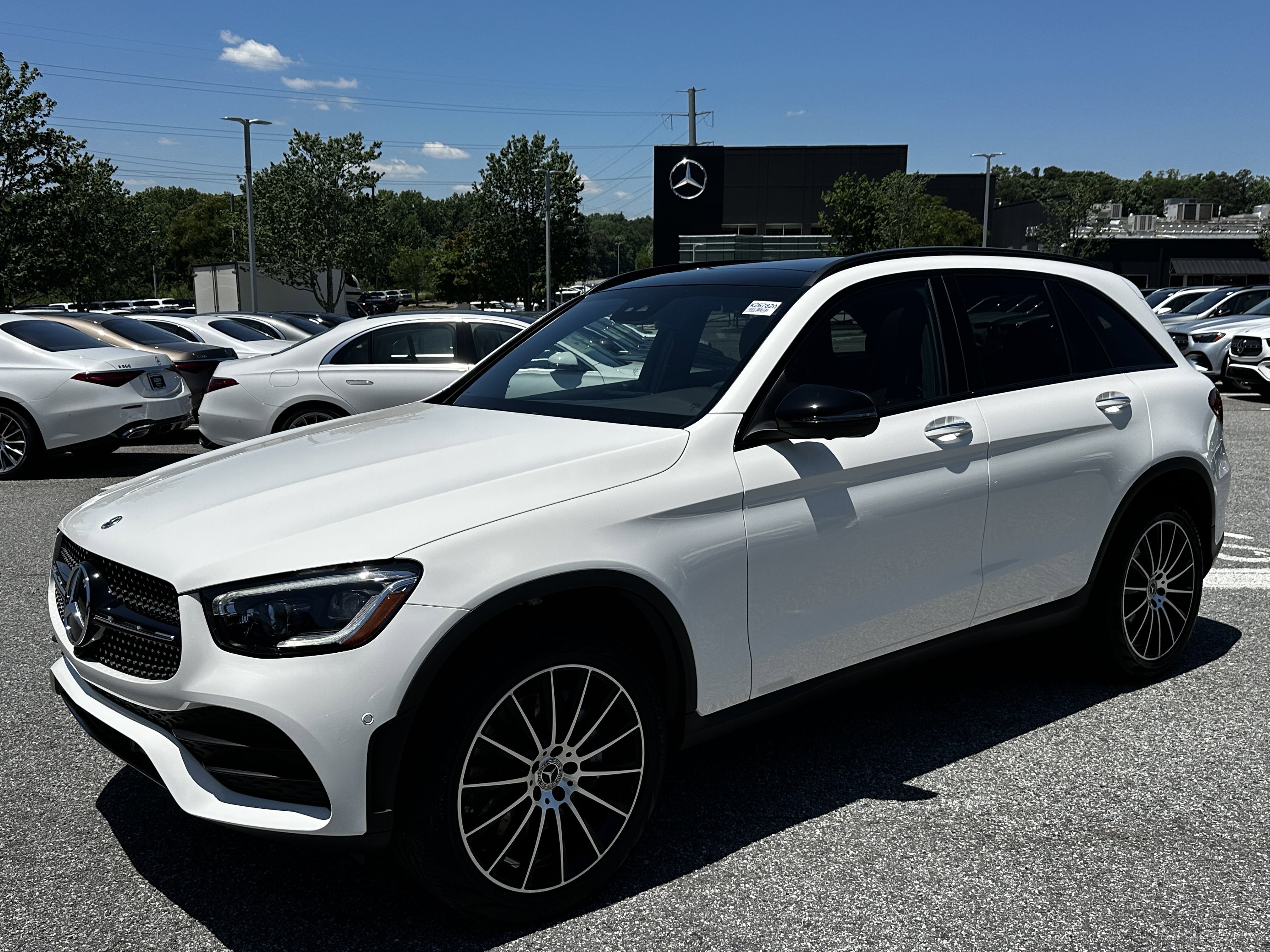 Certified Used 2022 White Mercedes-Benz GLC 300 image 4