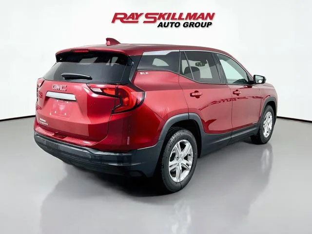 Used 2018 Red GMC SLE image 3