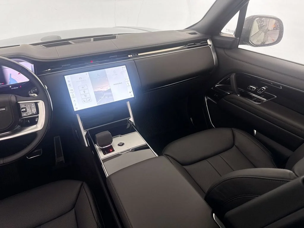 New 2026 Santorini Black Land Rover SE image 23