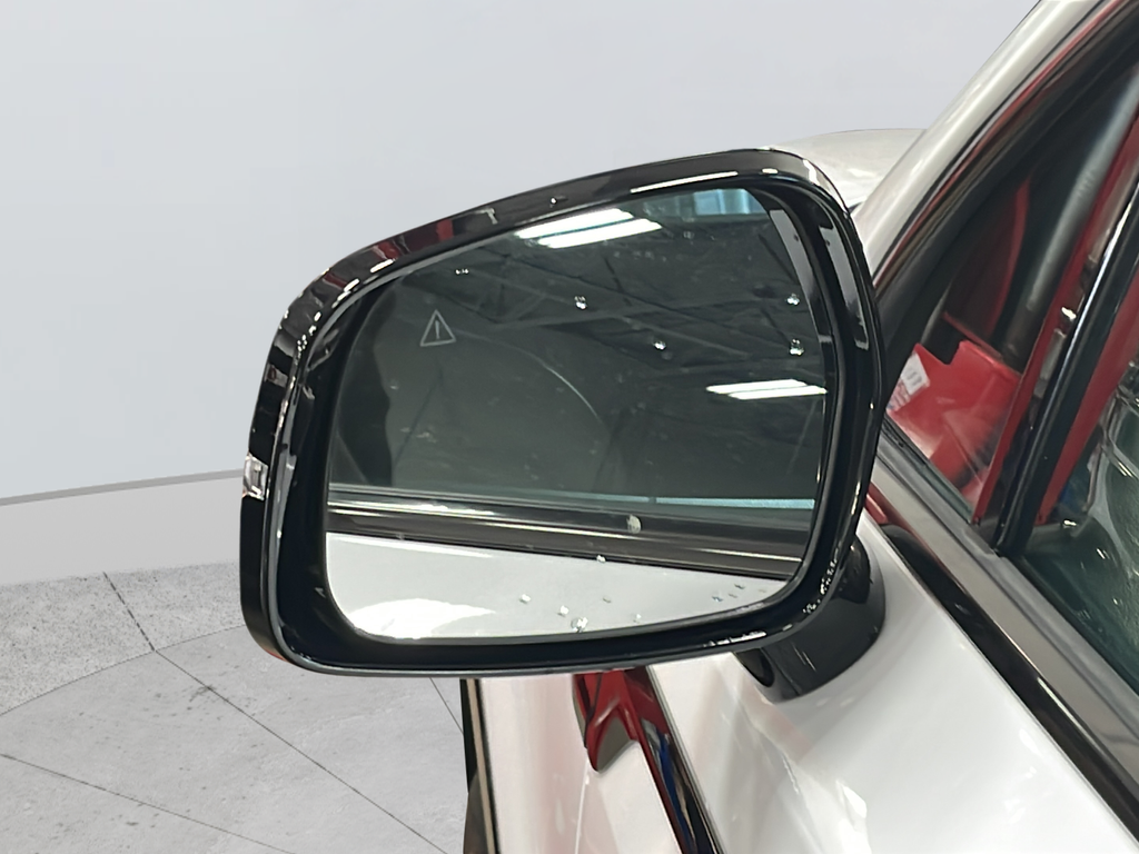 Used 2023 White Kia SX image 44