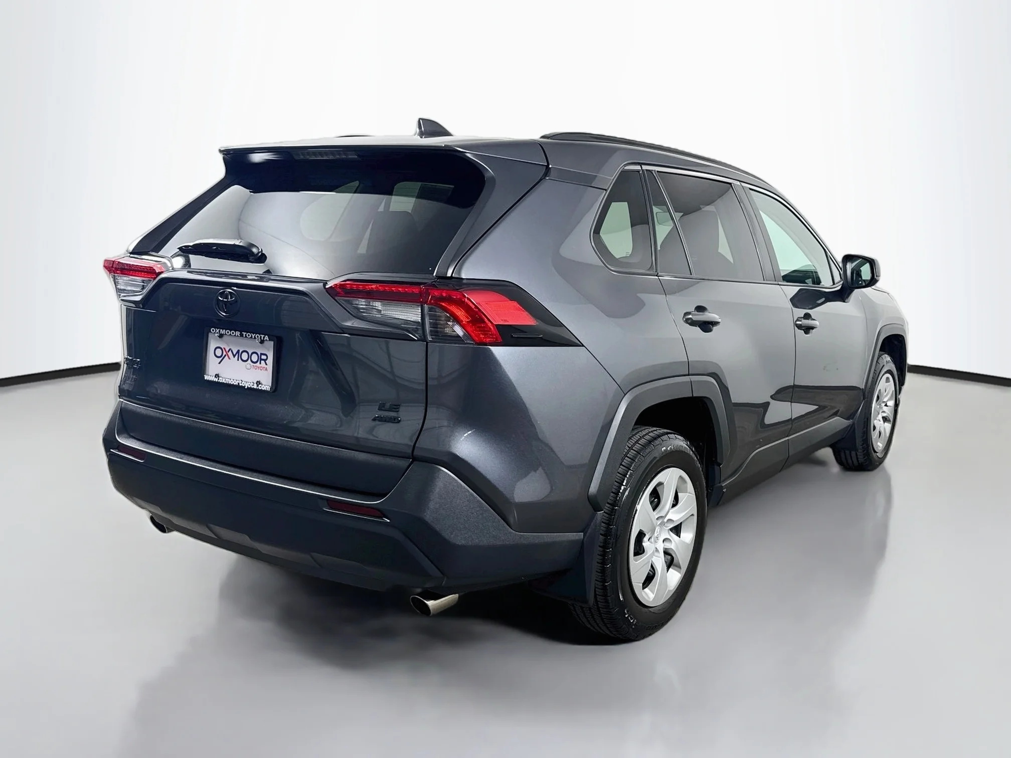 Used 2021 Magnetic Gray Metallic Toyota LE image 7