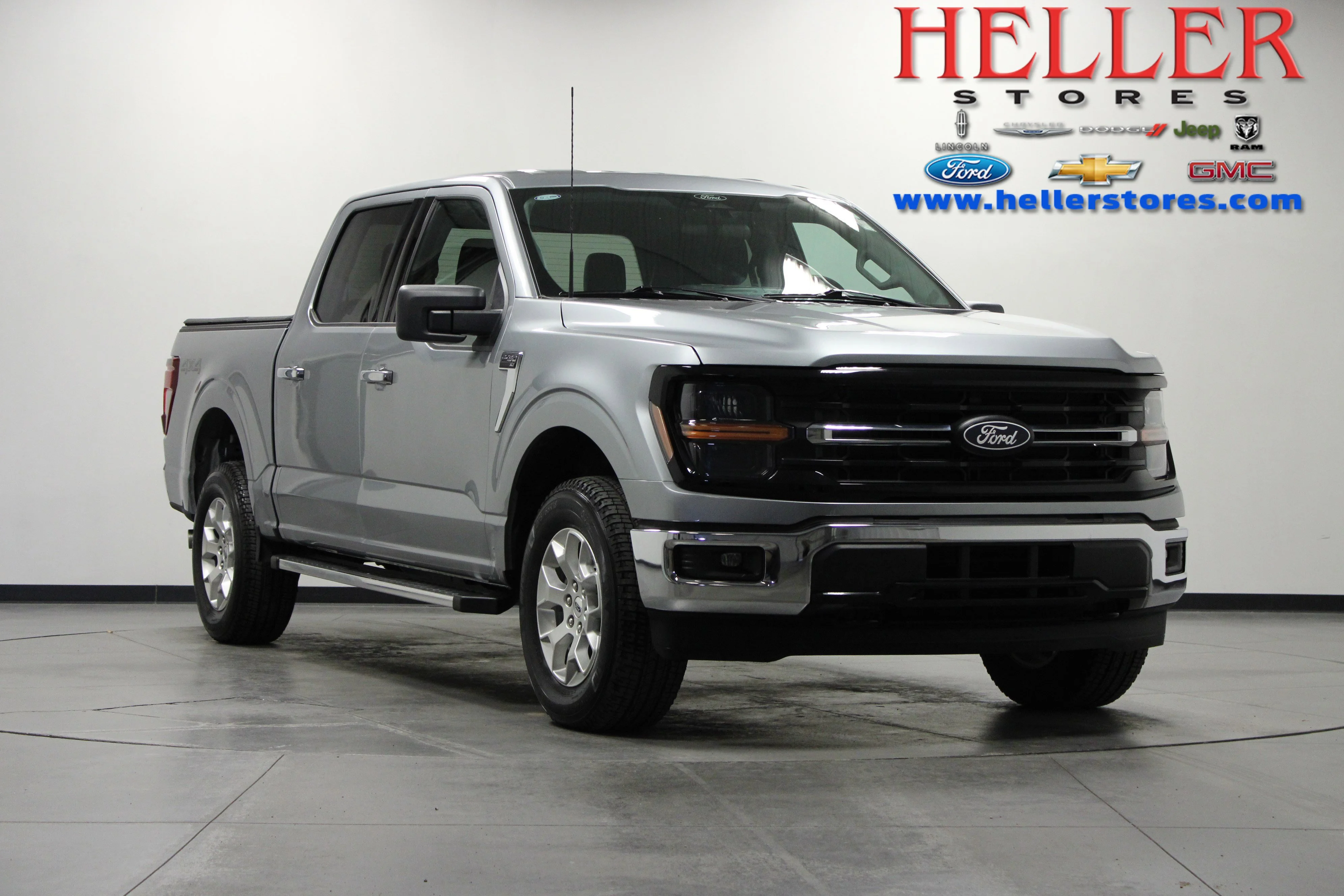 Used 2025 Iconic Silver Metallic Ford XLT image 1