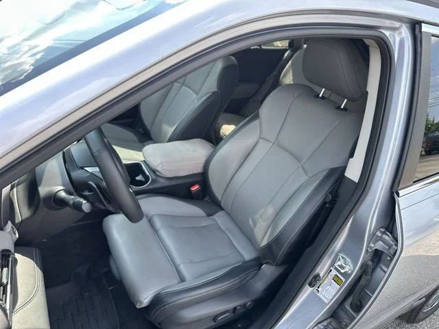 Used 2022 Silver Subaru Limited image 12