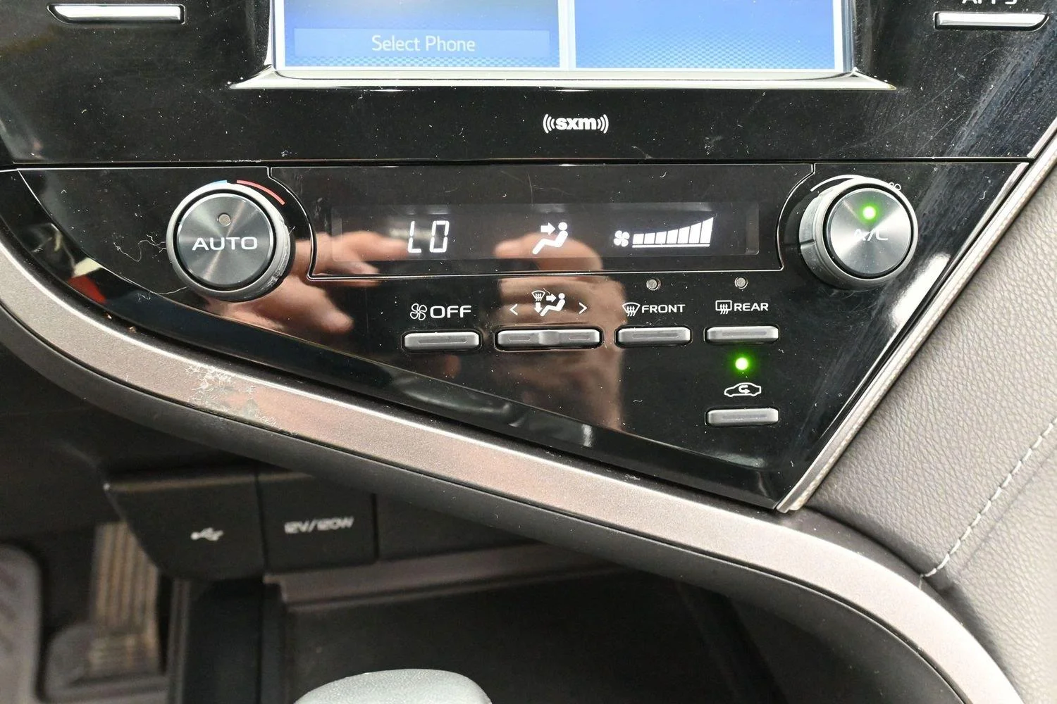 Used 2020 Celestial Silver Metallic Toyota SE image 23