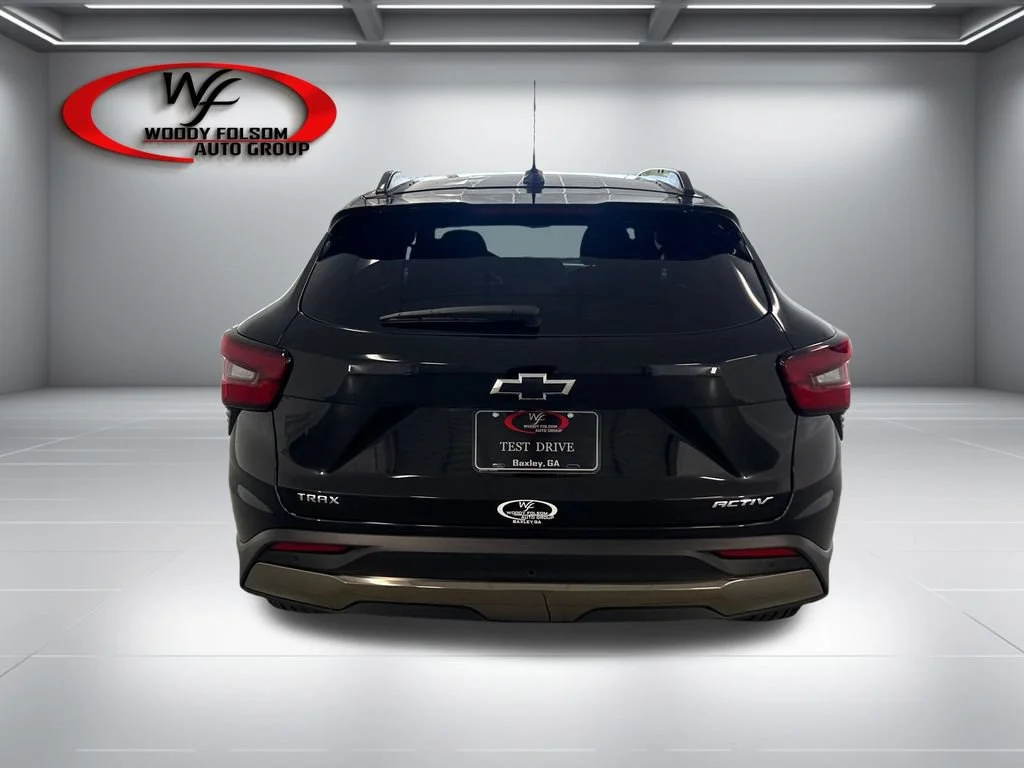 New 2026 Mosaic Black Metallic Chevrolet ACTIV image 7