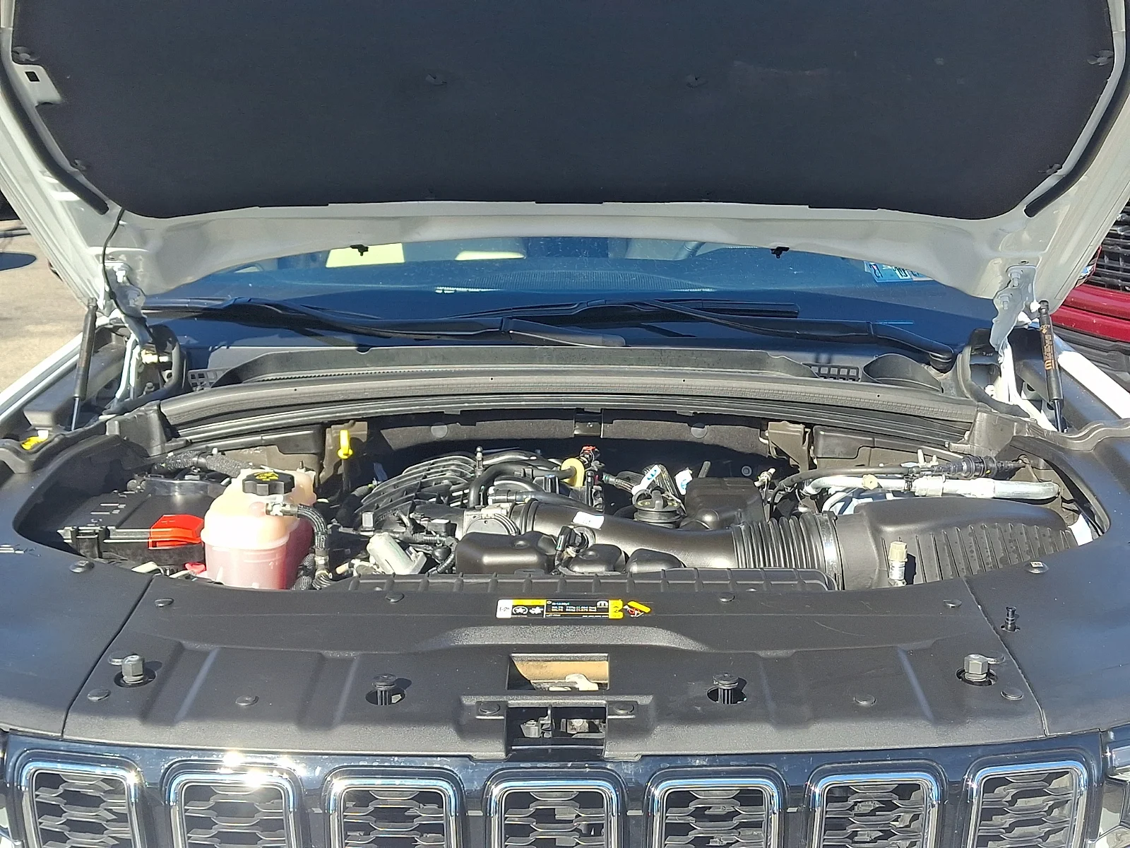 Used 2023 White Jeep Limited image 29
