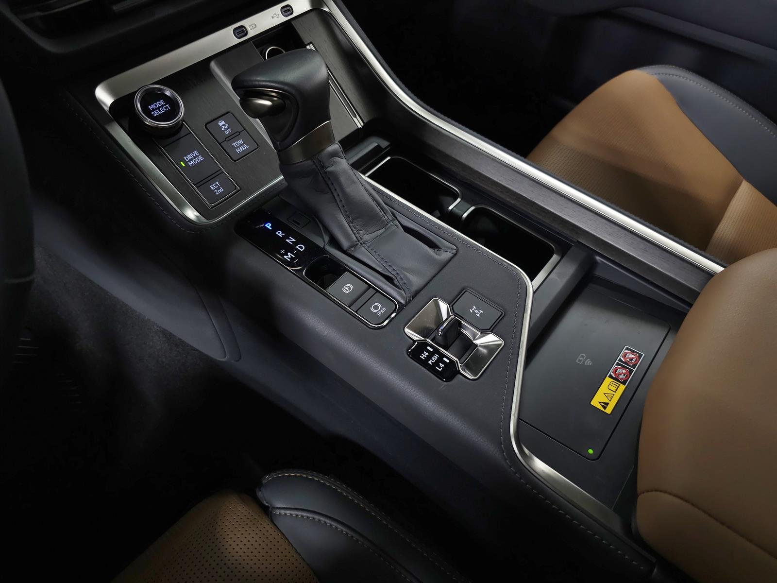 Certified Used 2025 Nebula Lexus LUXURY+ image 38