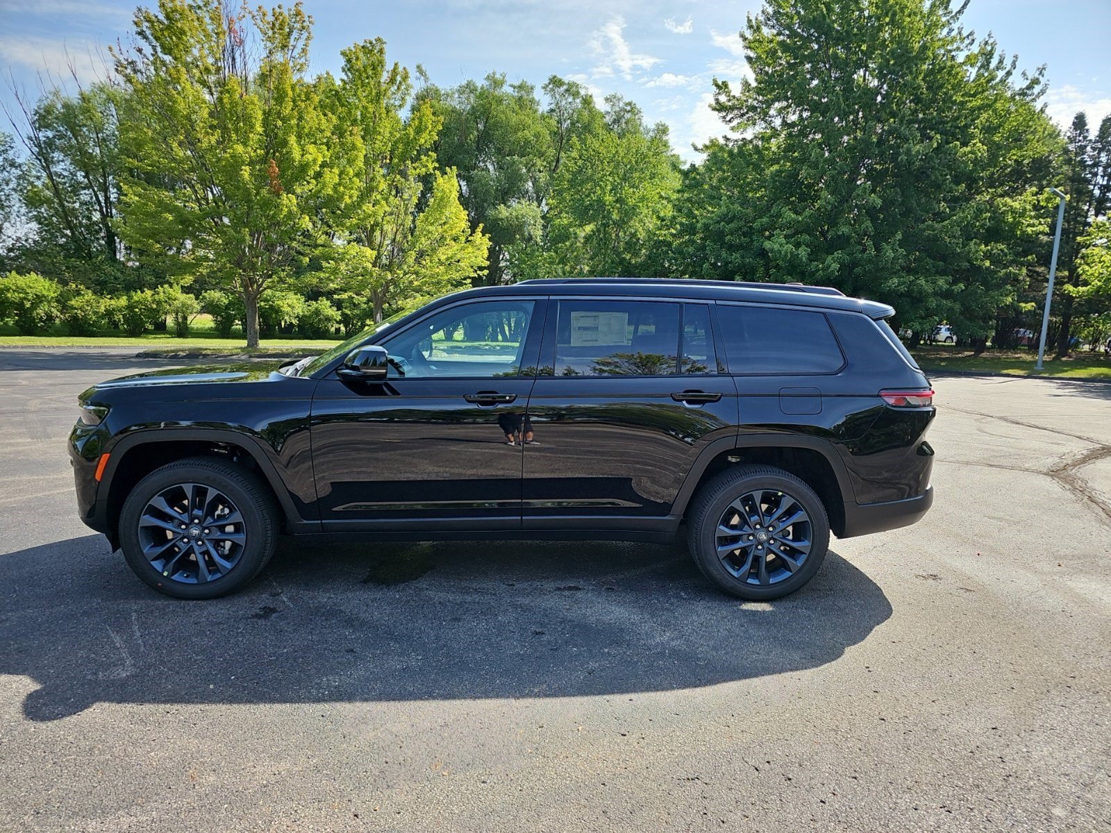 New 2026 Diamond Black Crystal Pearlcoat Jeep 85th Anniversary Edition image 2
