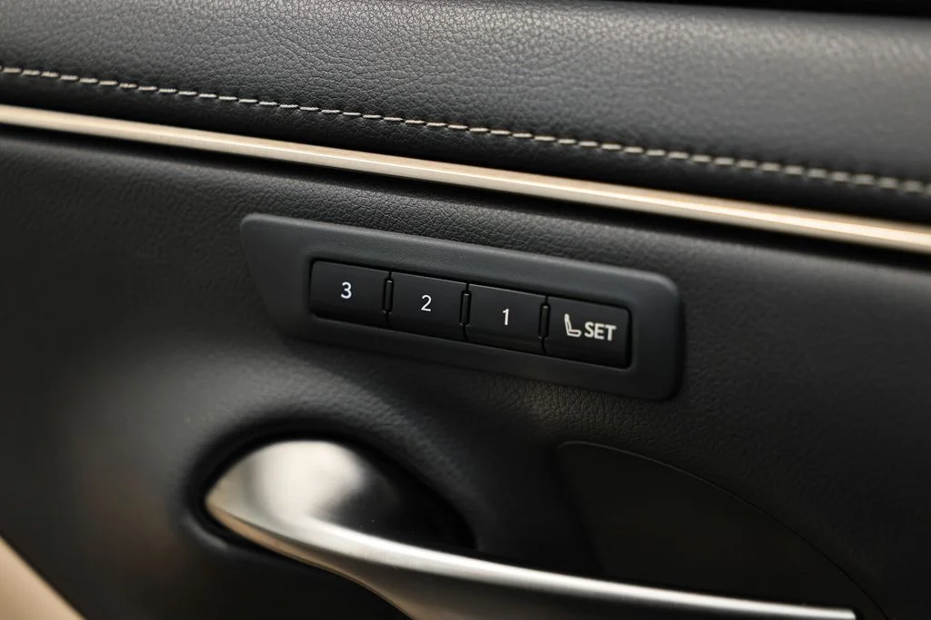 Used 2021 Obsidian Lexus 350 image 15