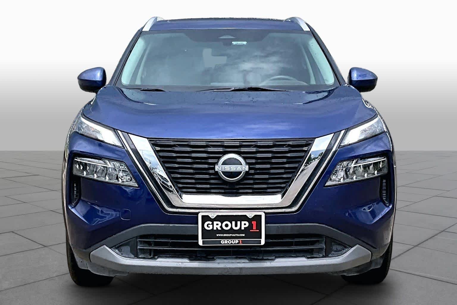 Used 2023 Caspian Blue Metallic Nissan SV image 4