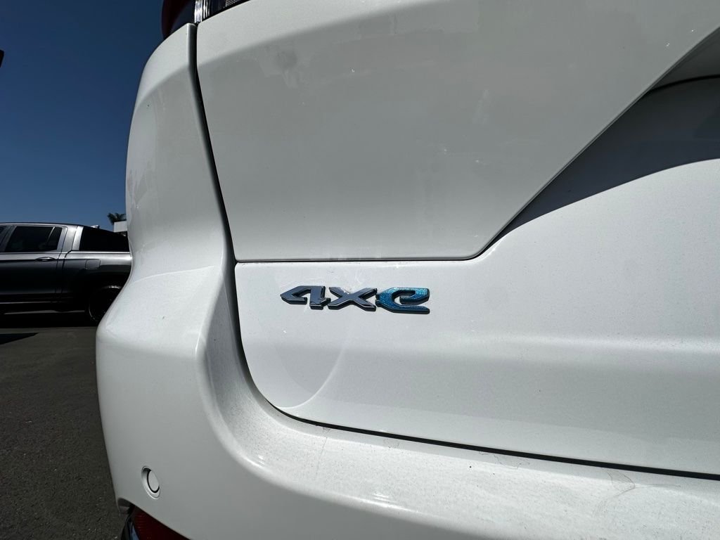 Used 2022 White Jeep 4xe image 21