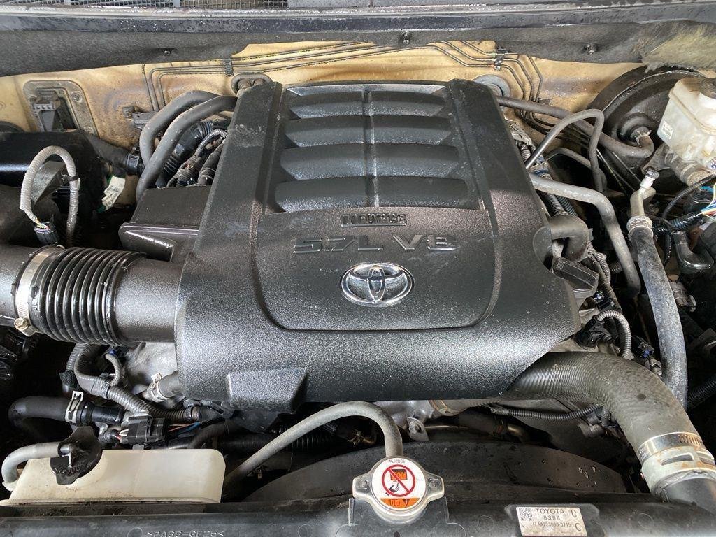 Used 2018 Quicksand Toyota SR5 image 15