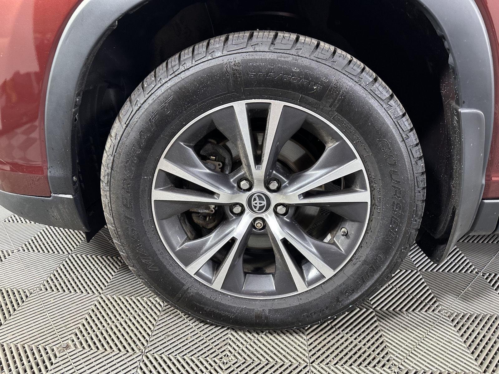 Used 2019 Ooh La La Rouge Mica Toyota LE image 13