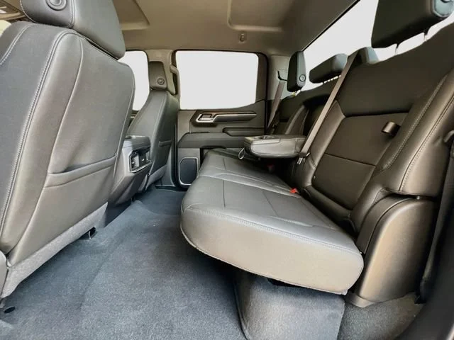 2026 GMC Sierra 1500 SLT - Photo 17