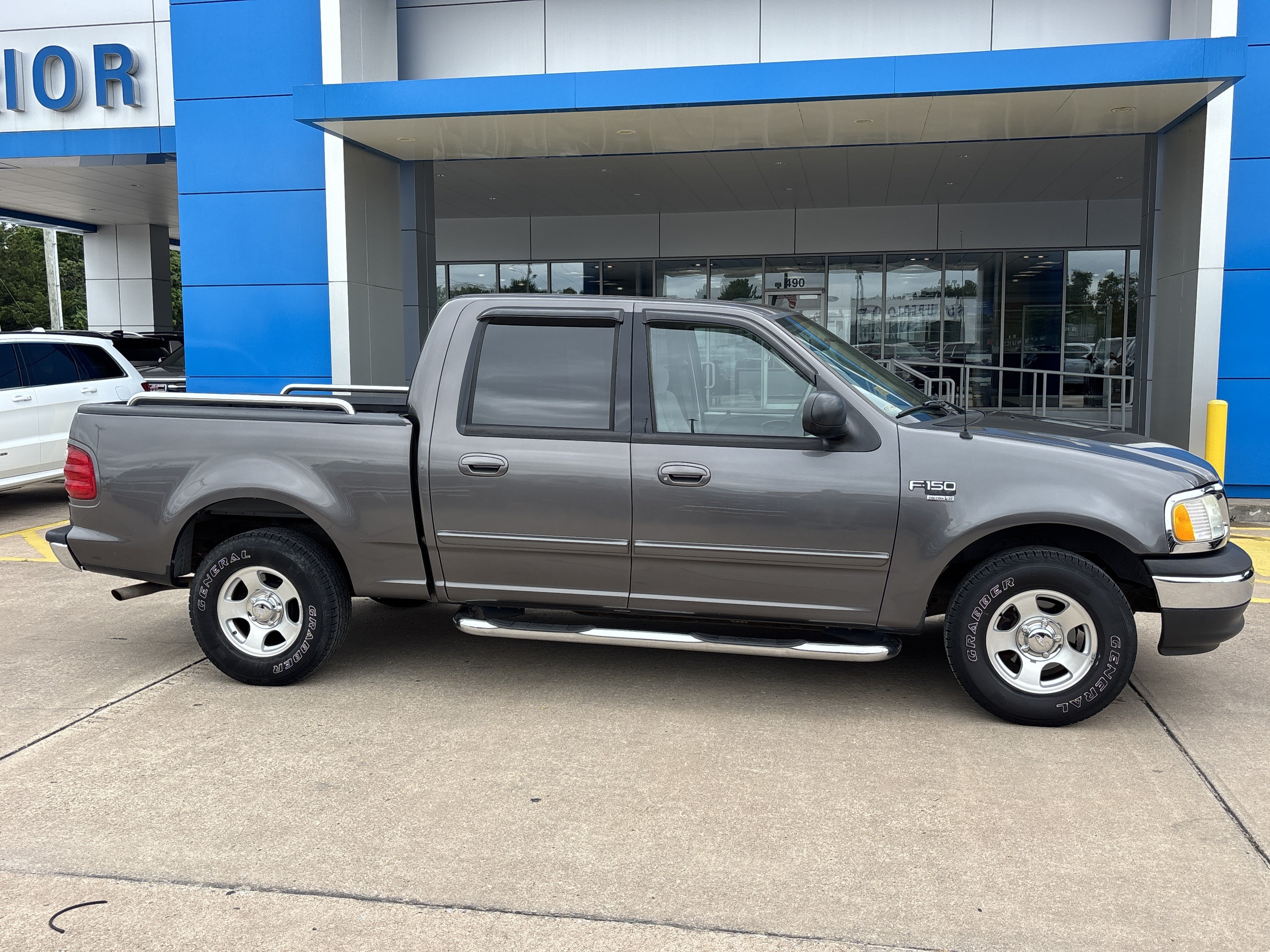 Used 2003 Gray Ford XLT image 2