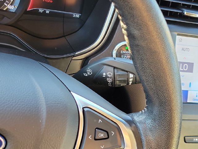 Used 2020 Black Metallic Ford SE image 18