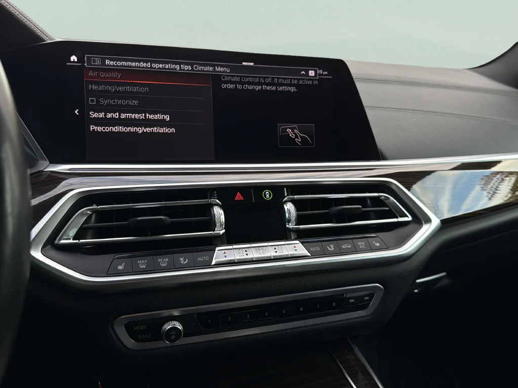 Used 2019 Arctic Gray Metallic BMW xDrive40i image 19
