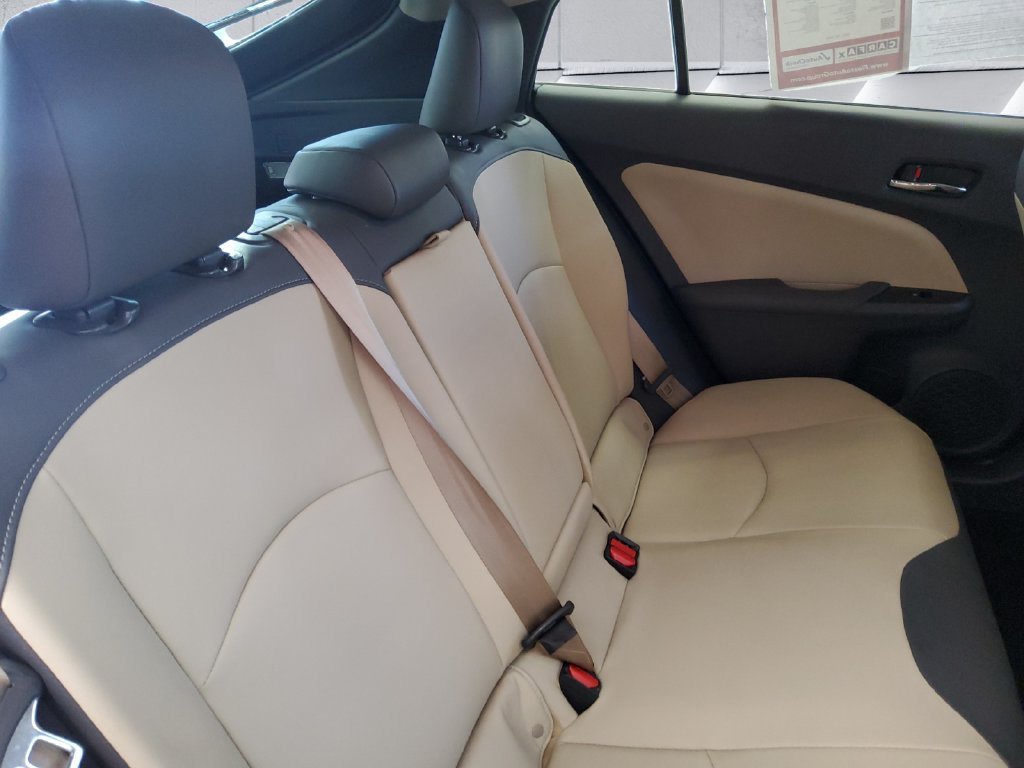 Used 2016 White Toyota Four image 16