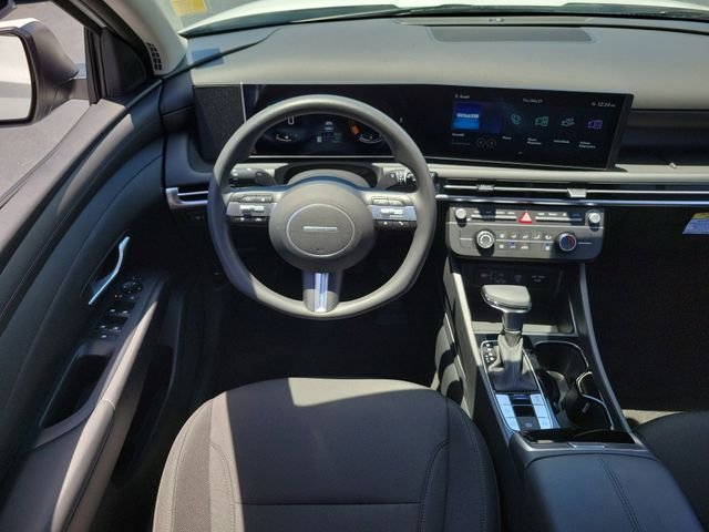 2025 Hyundai Tucson SE - Photo 13