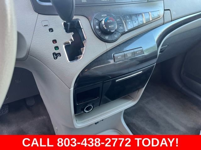 Used 2014 Red Toyota LE image 23