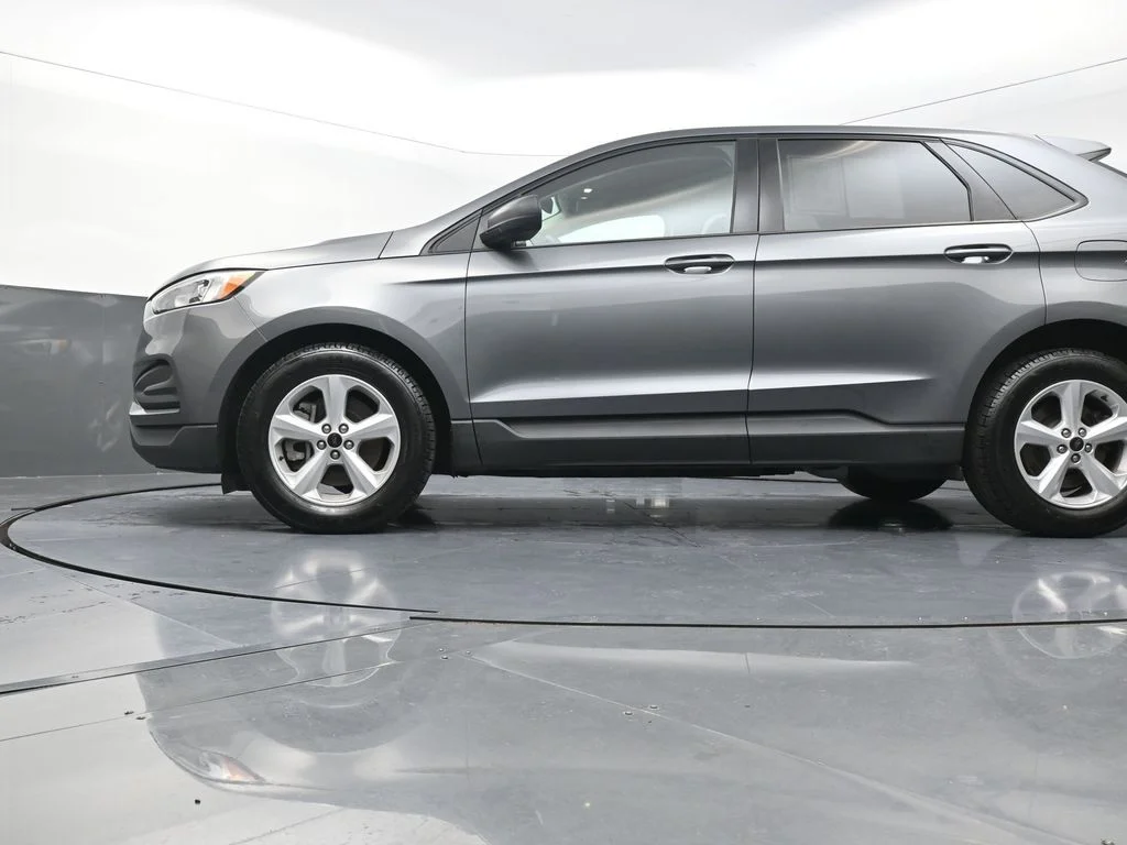 Used 2023 Gray Ford SE image 24