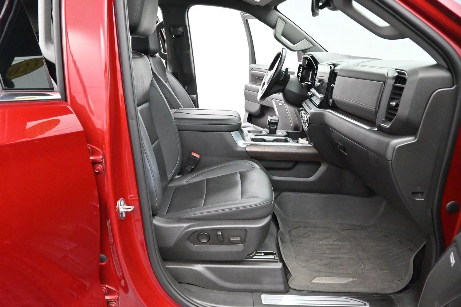 Used 2023 Volcanic Red Tintcoat GMC SLT image 32