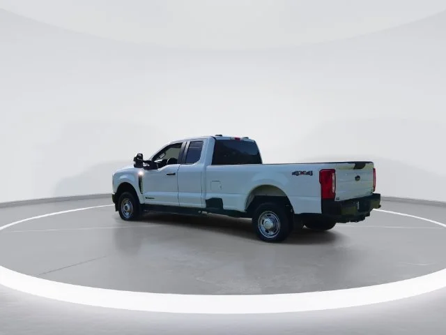 Used 2023 White Ford XL image 6