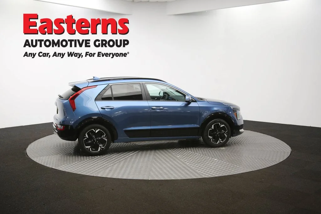 Used 2023 Blue Kia Wave image 43