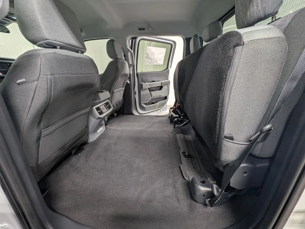 New 2026 Oxford White Ford F-250® XLT image 18