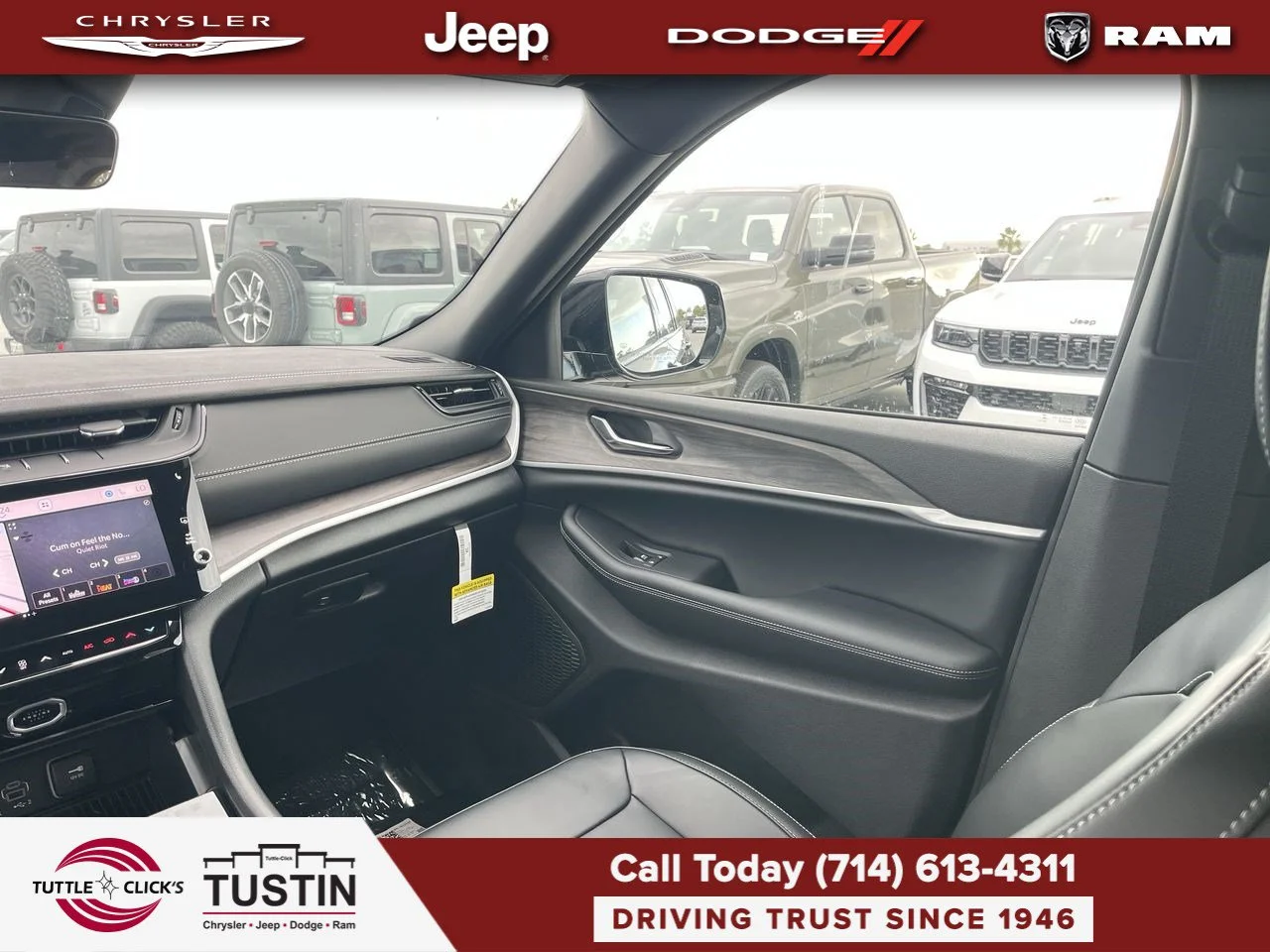 New 2027 High-Gloss Black Paint Jeep Limited image 3