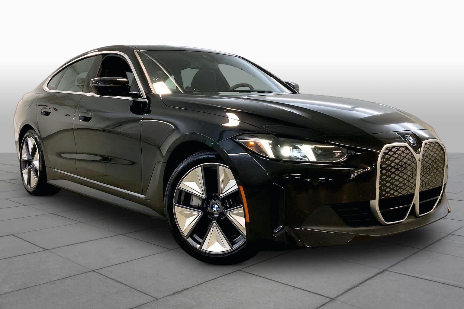 Certified Used 2025 Black Sapphire Metallic BMW xDrive40 image 2