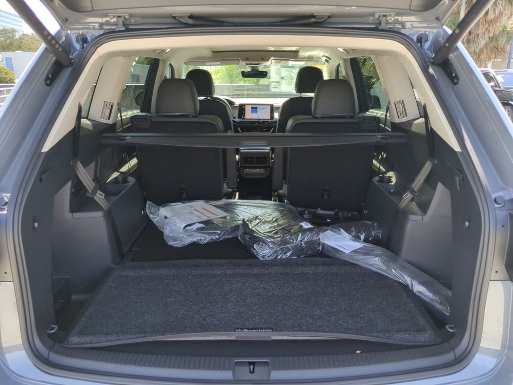 New 2026 Gray Volkswagen 2.0T SE w/Technology image 8