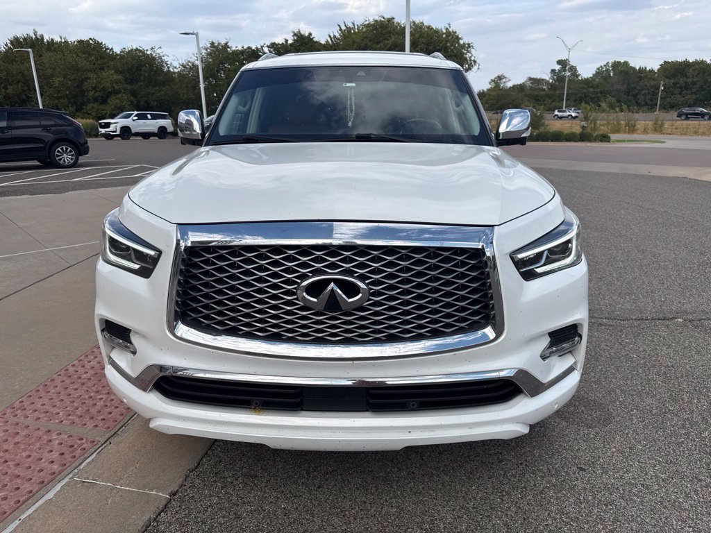 Used 2019 White INFINITI LUXE image 2