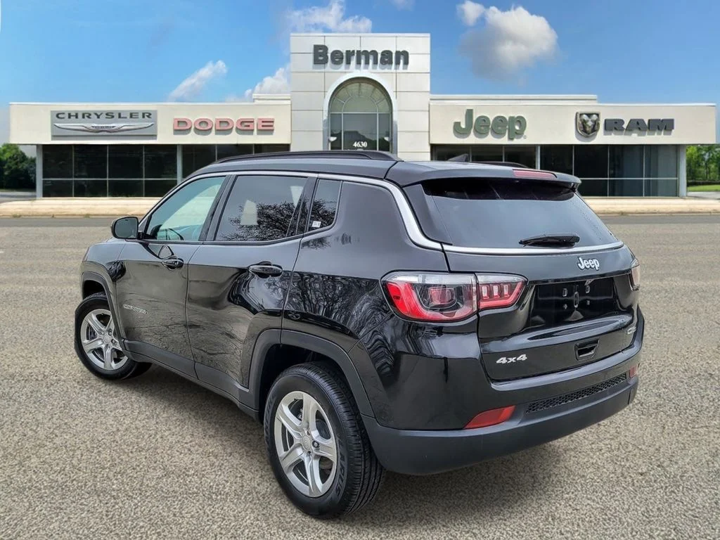 Used 2024 Black Jeep Latitude image 7