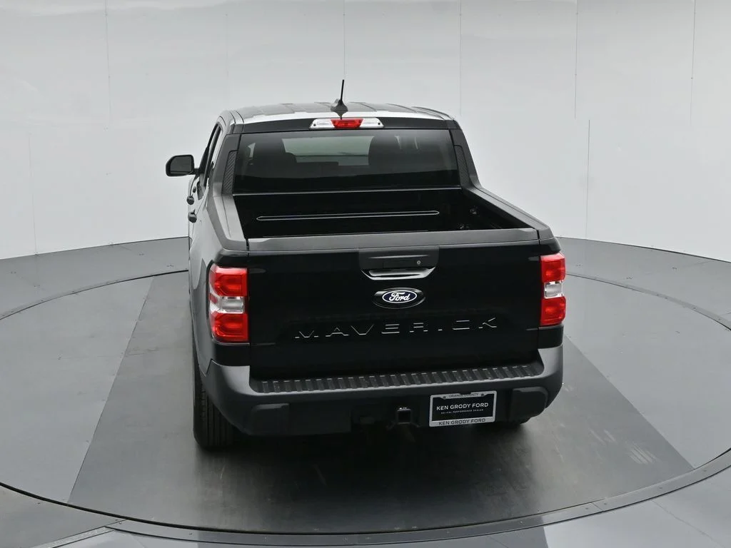 New 2026 Shadow Black Ford XLT image 39