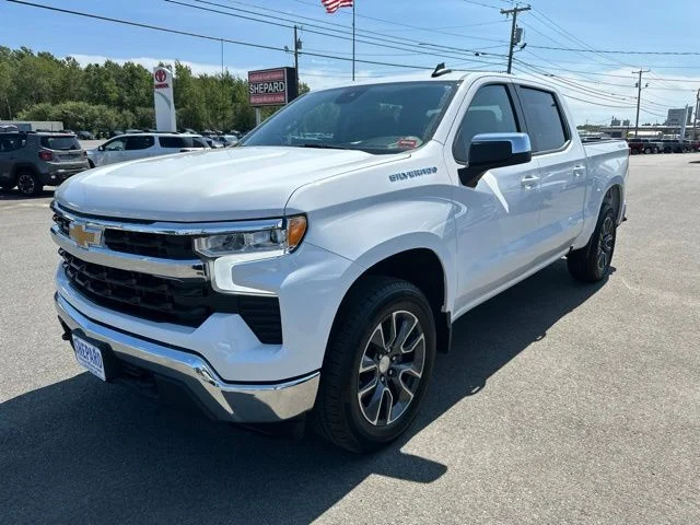 Used 2022 White Chevrolet LT image 3