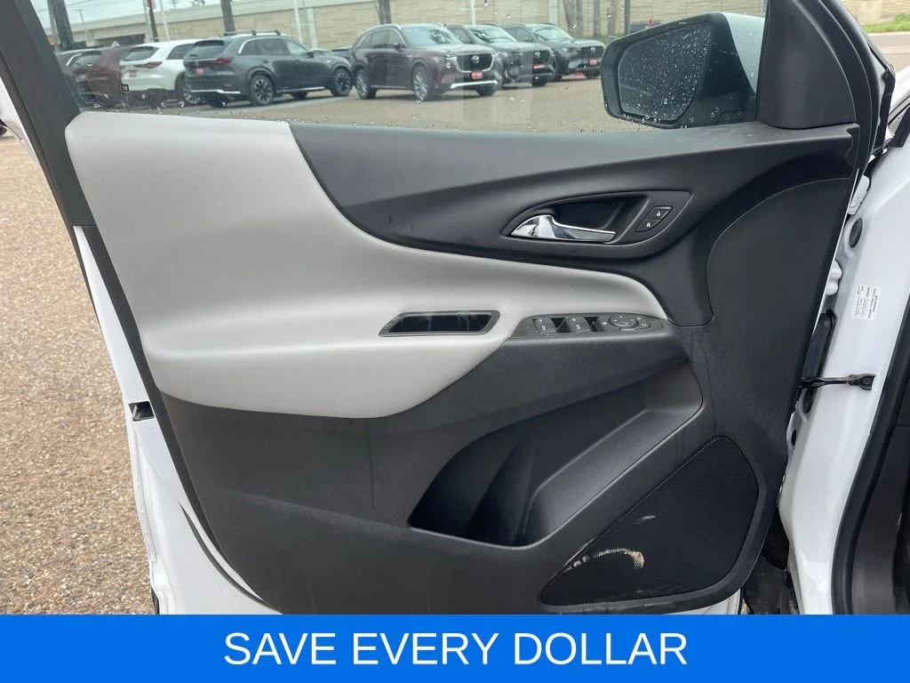 Used 2022 White Chevrolet LT image 12