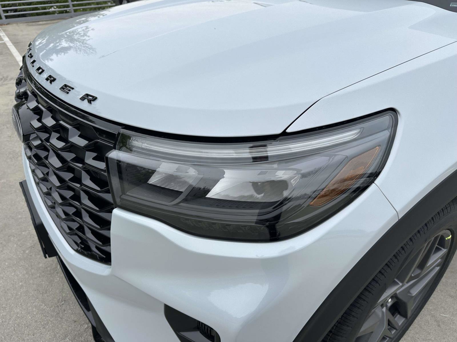 New 2026 Space White Metallic Ford ST-Line image 7