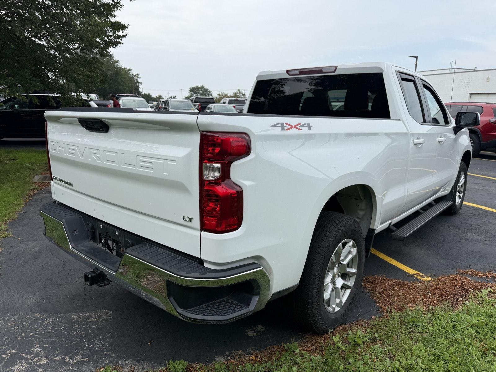 Used 2024 Summit White Chevrolet LT (2FL) image 5