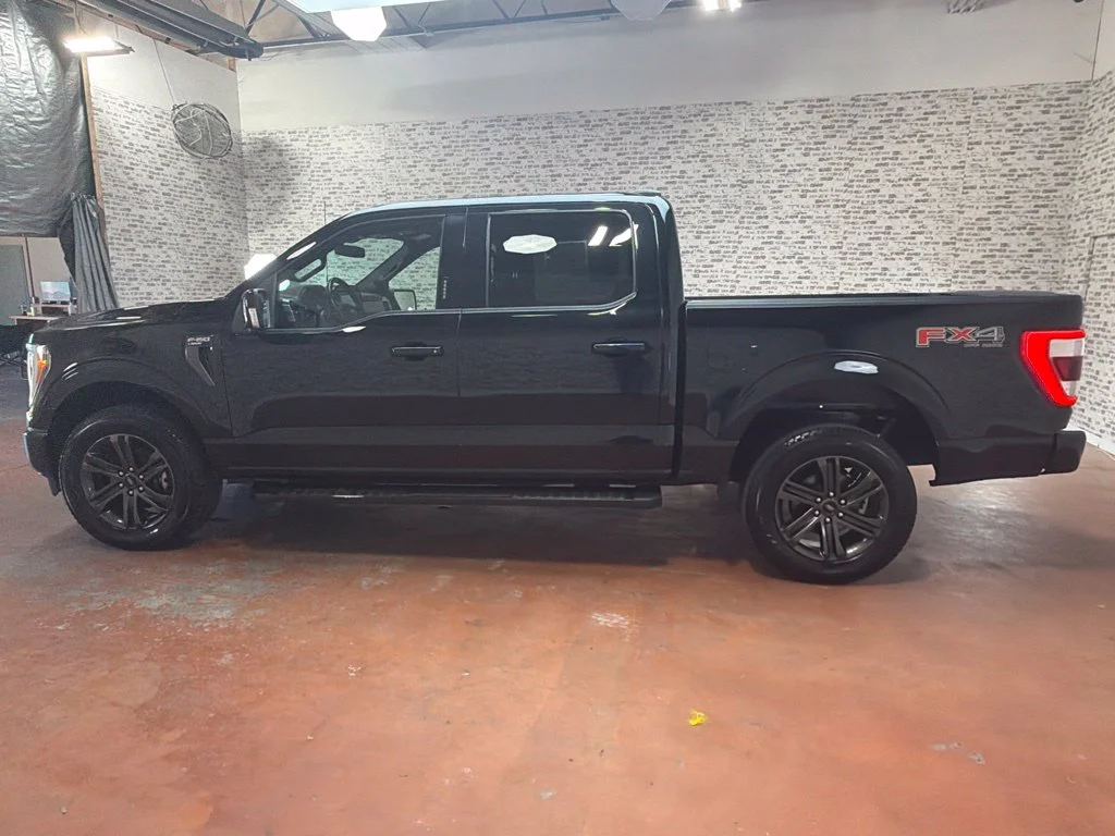 Used 2022 Agate Black Metallic Ford Lariat image 4