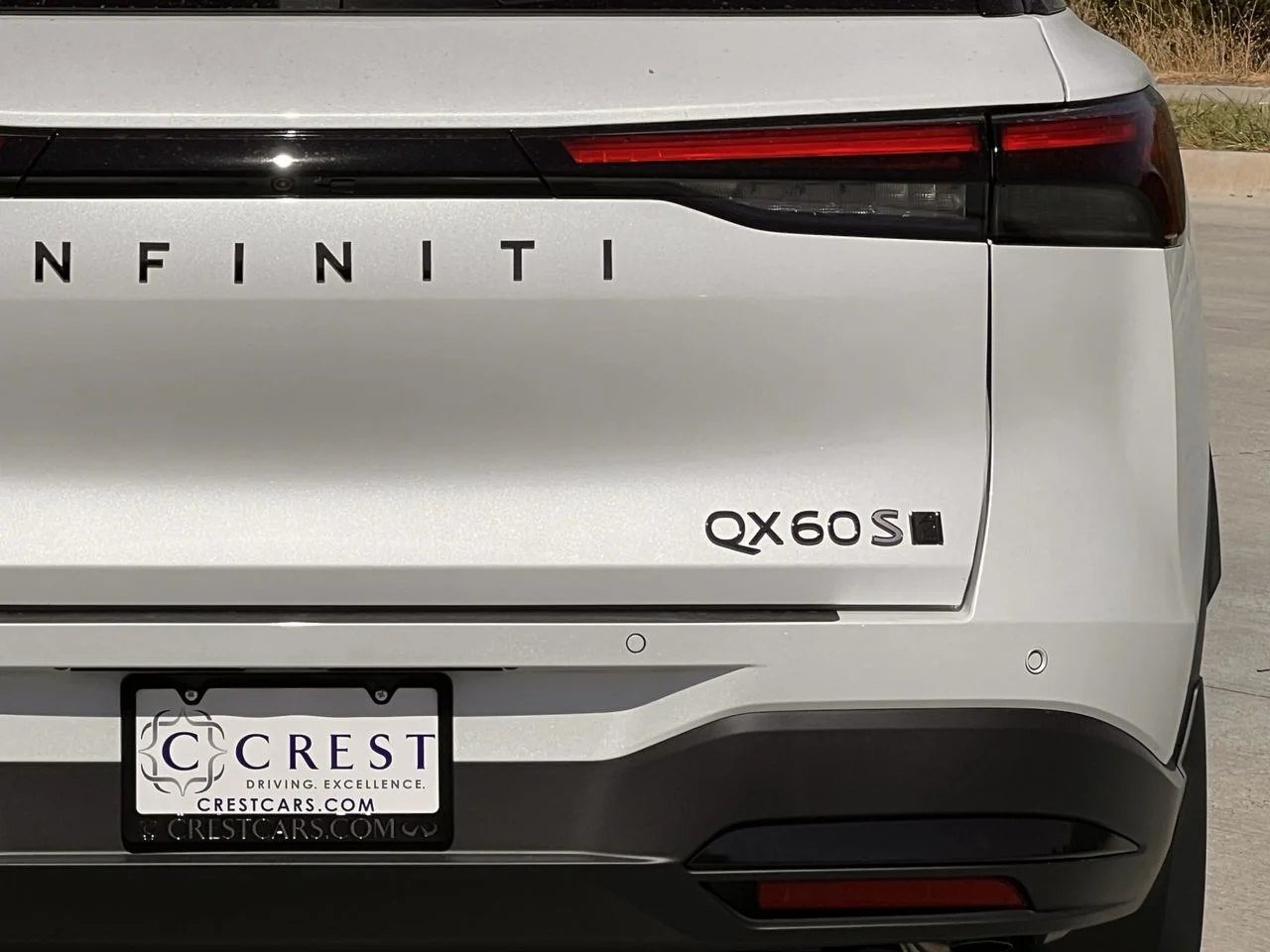 New 2027 RADIANT WHITE INFINITI Sport AWD image 5