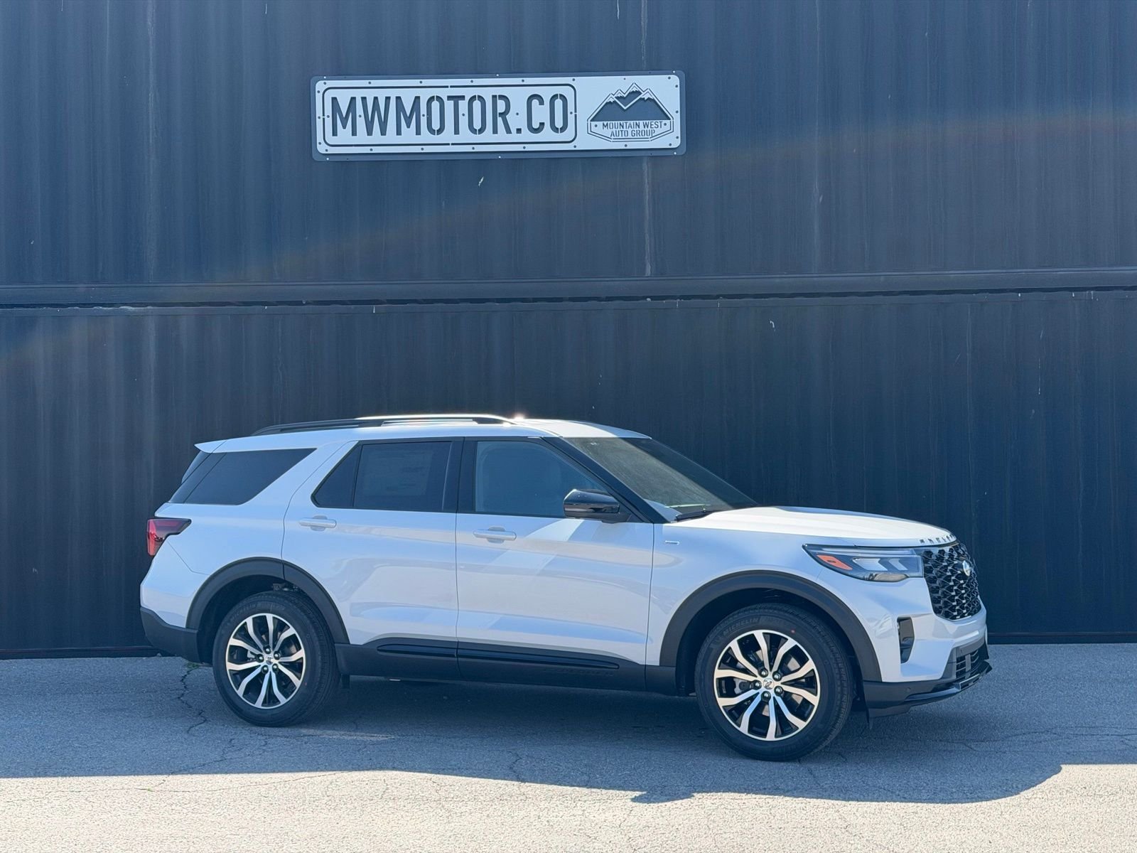 2026 Ford Explorer ST-LINE 4WD's photo