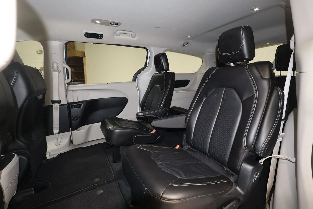 2024 Chrysler Pacifica Touring L - Photo 20