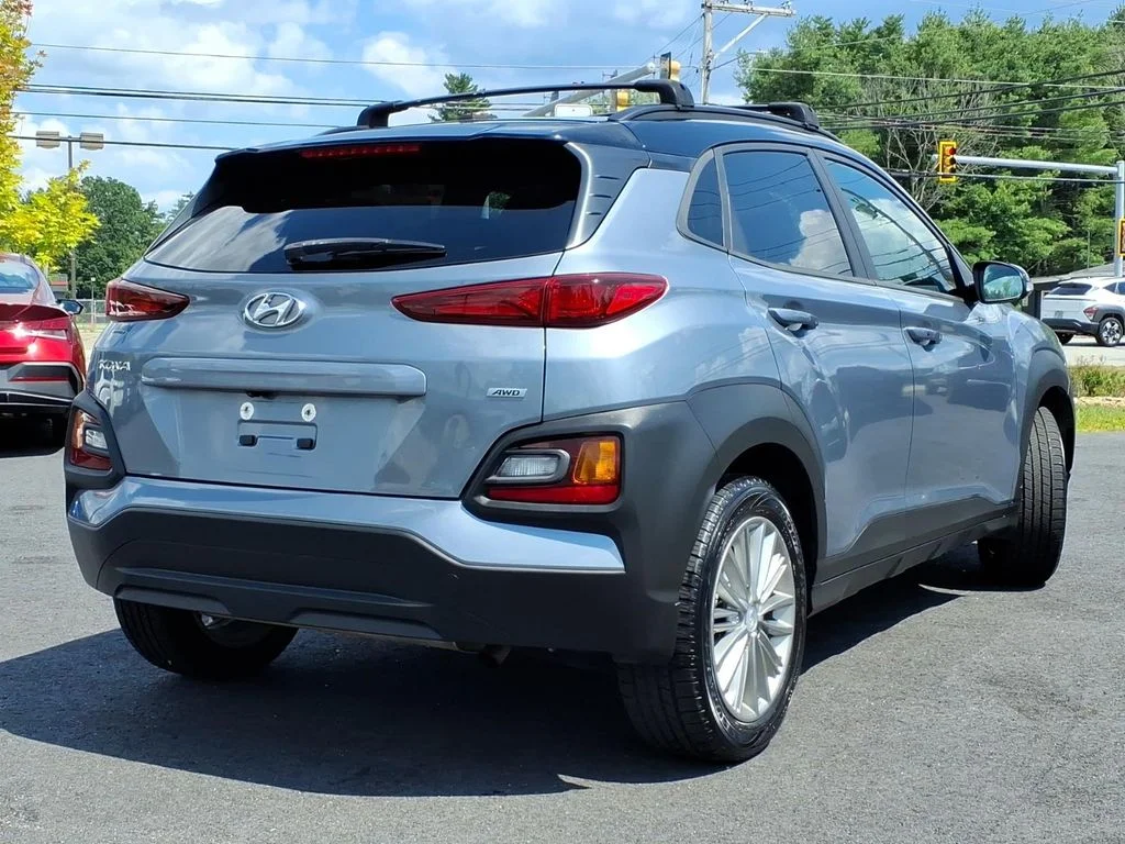 Used 2018 Silver Hyundai SEL image 3