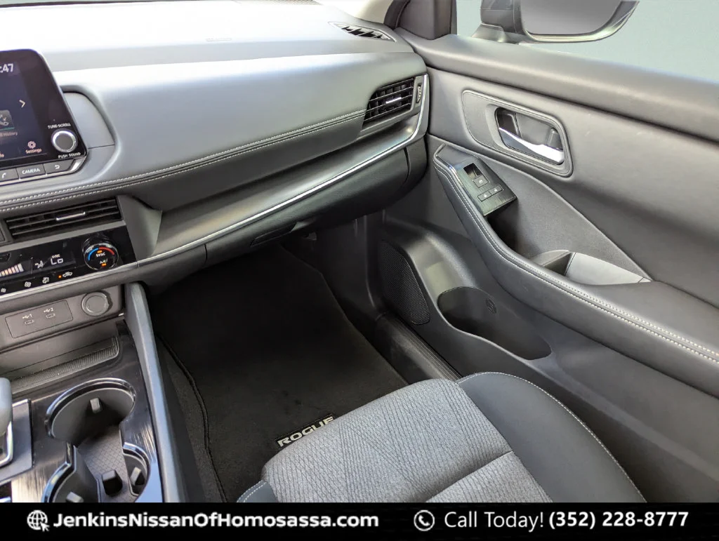 Used 2025 Blue Nissan SV image 26