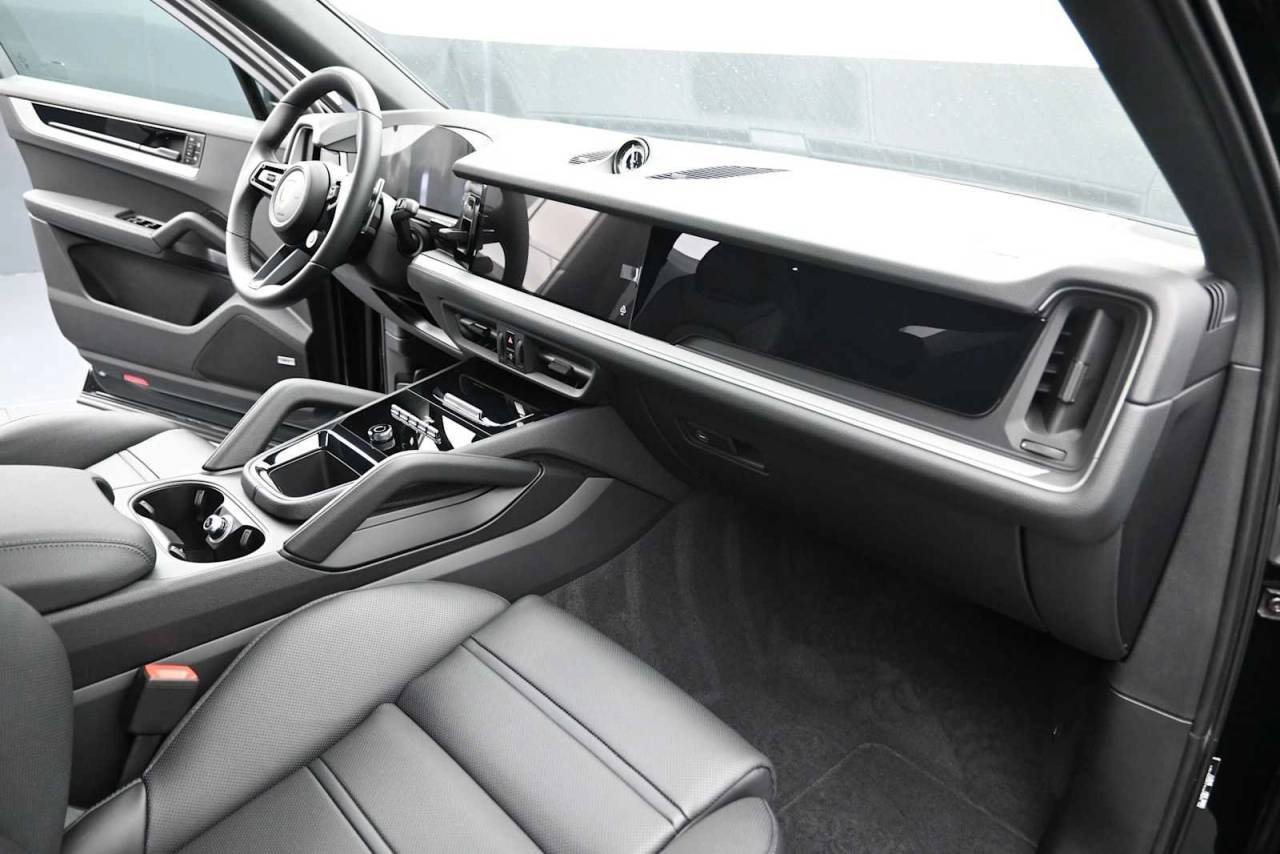 New 2026 Chromite Black Metallic Porsche Coupe image 24