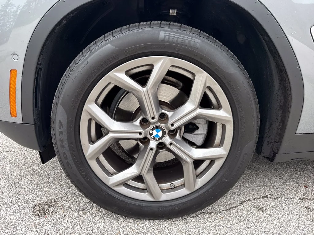 Used 2023 Gray BMW xDrive30i image 10