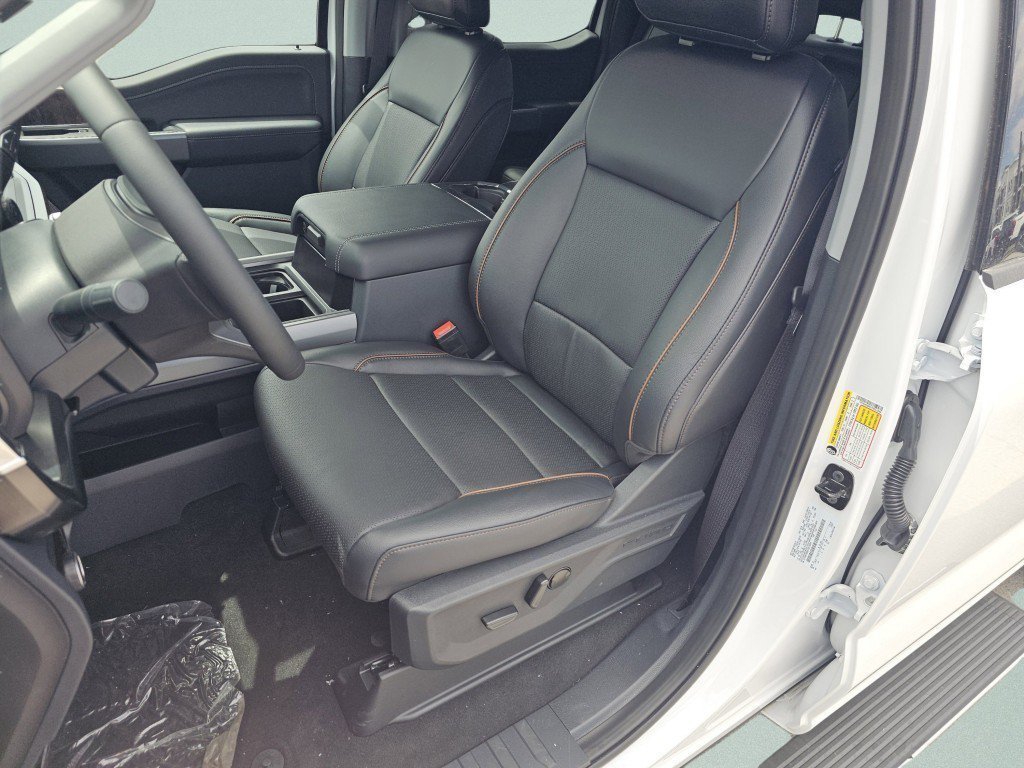 New 2026 Oxford White Ford LARIAT image 6