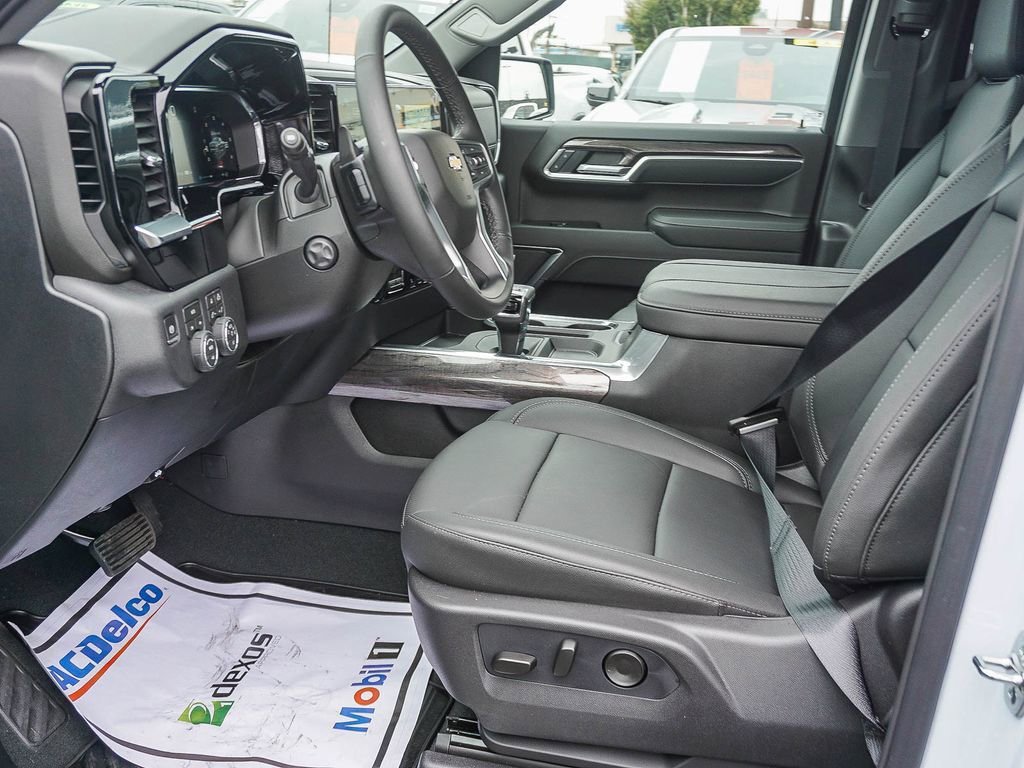 2026 Chevrolet Silverado 1500 LTZ - Photo 17