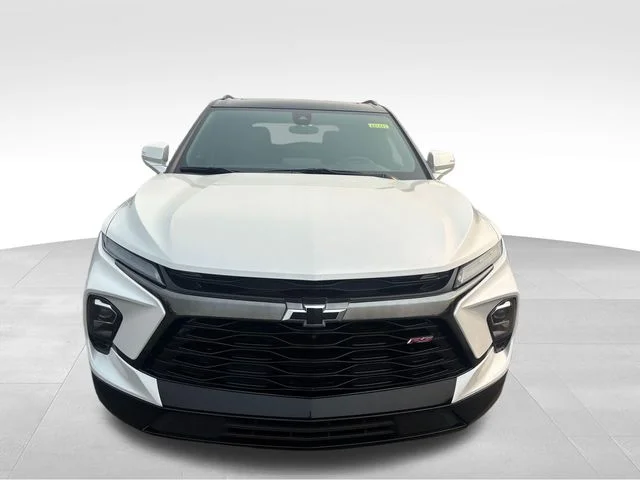 Used 2024 Iridescent Pearl Tricoat Chevrolet RS image 10